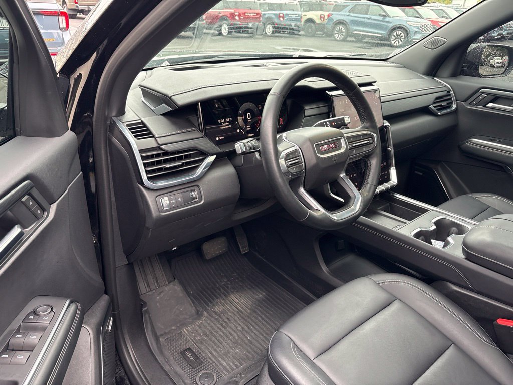 Used 2025 GMC Acadia Elevation w/ Elevation Premium Package FWD image 7