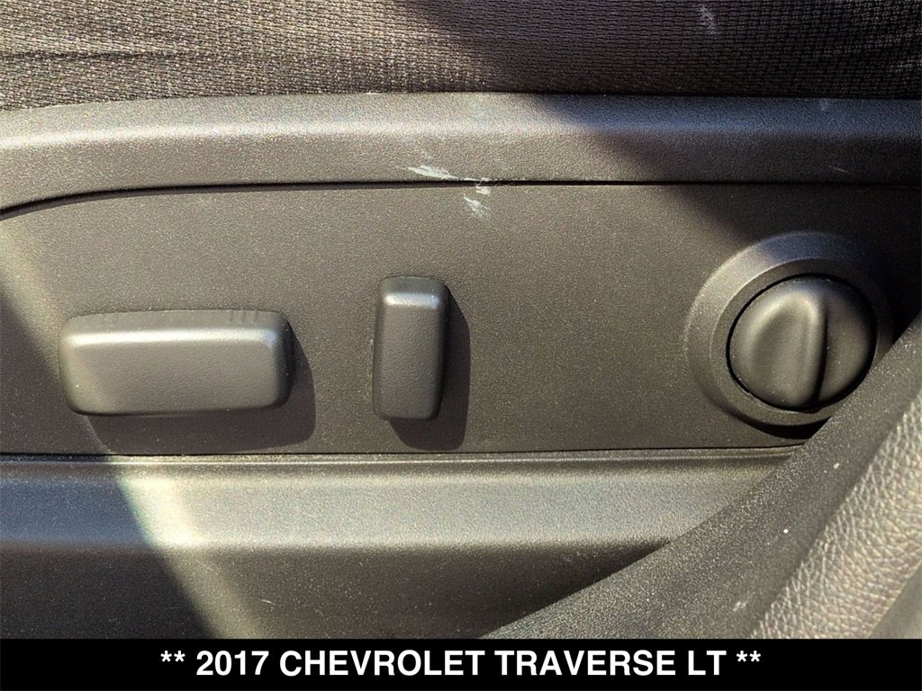 Used 2017 Chevrolet Traverse LT image 10