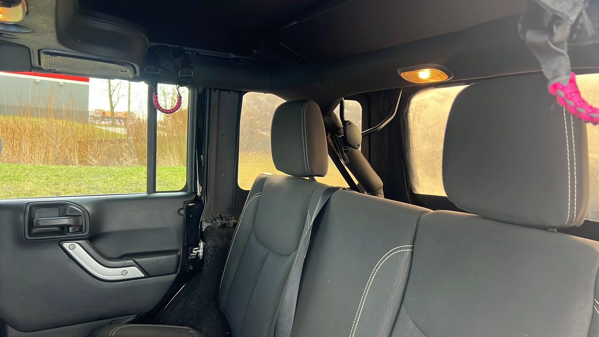 Used 2016 Jeep Wrangler Unlimited Sahara AWD/4WD image 13