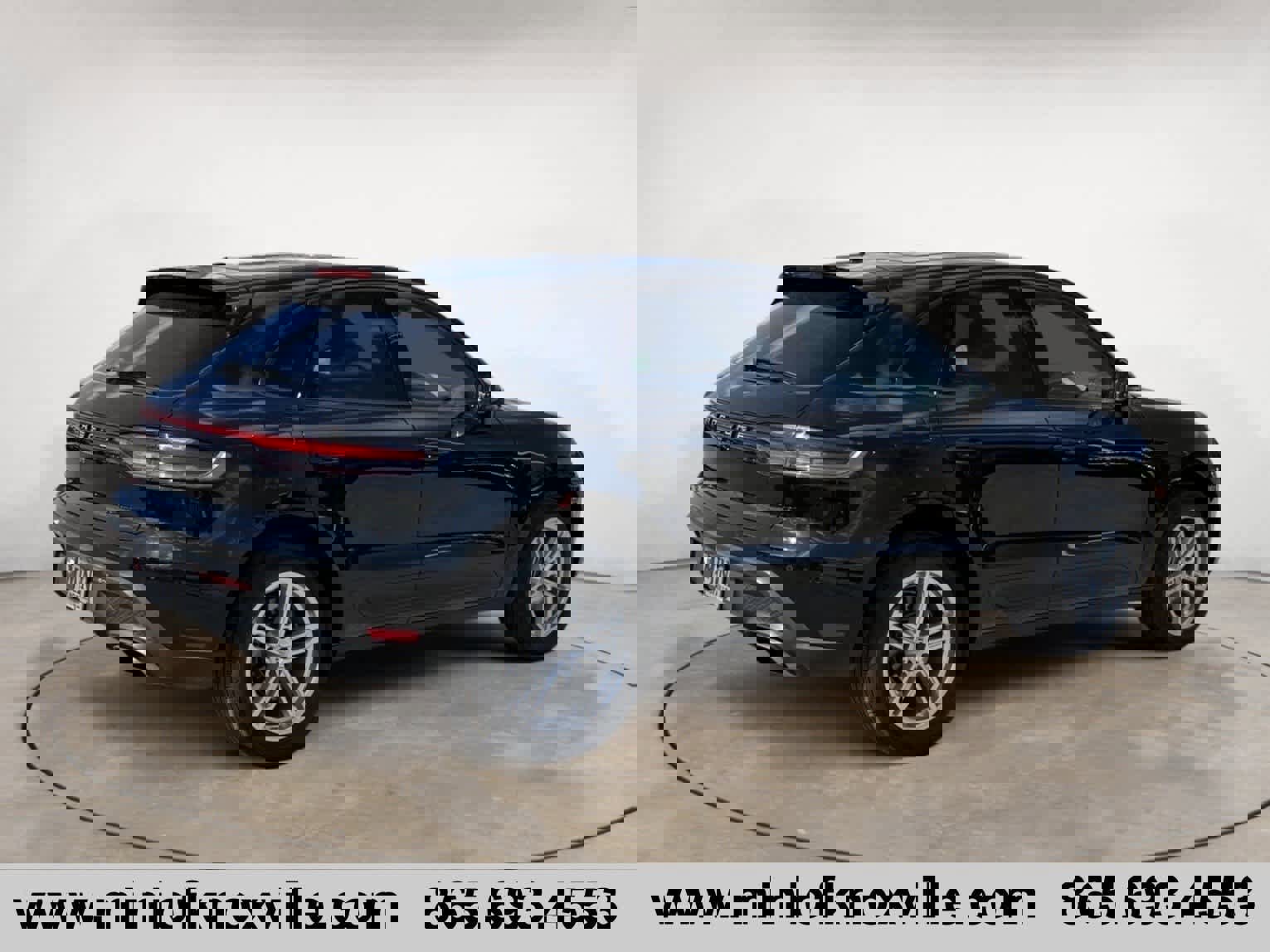 Used 2024 Porsche Macan image 3