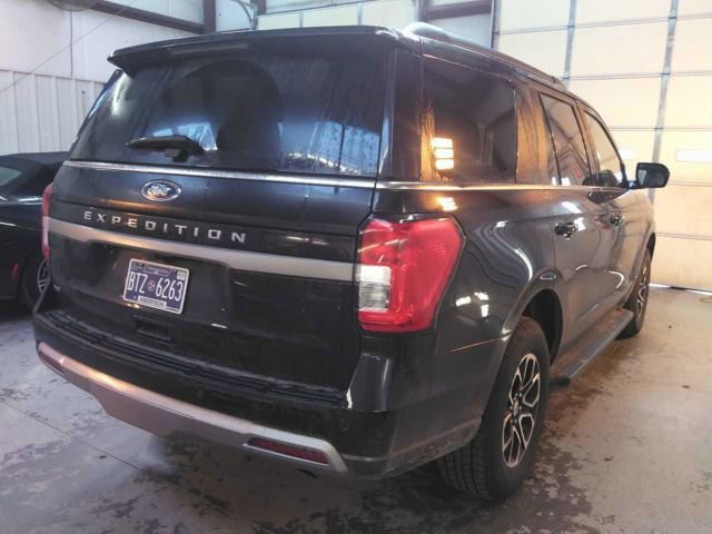 Used 2024 Ford Expedition XLT image 3