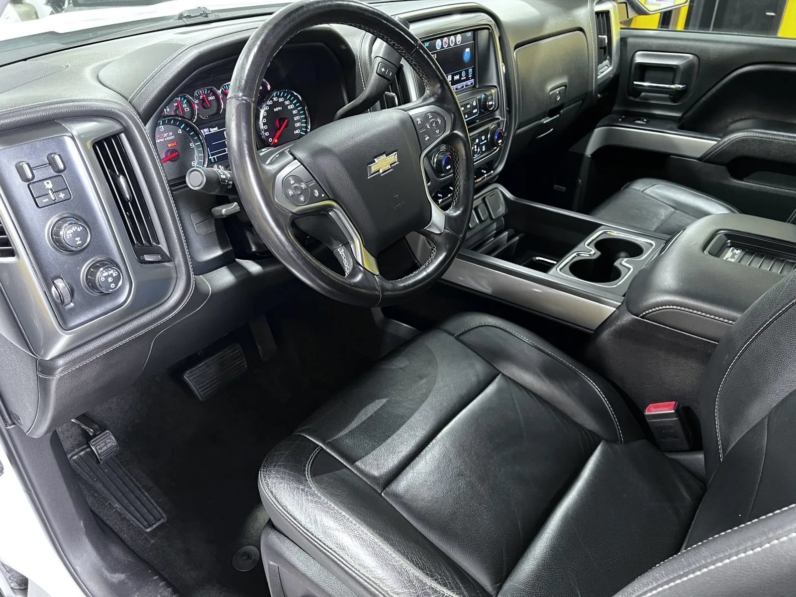 Used 2017 Chevrolet Silverado 1500 LTZ Z71 w/ LTZ Plus Package AWD/4WD image 14
