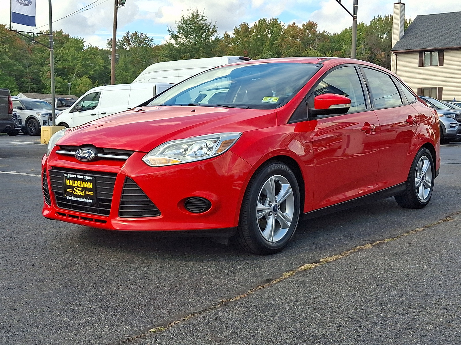 Used 2014 Ford Focus SE FWD image 3