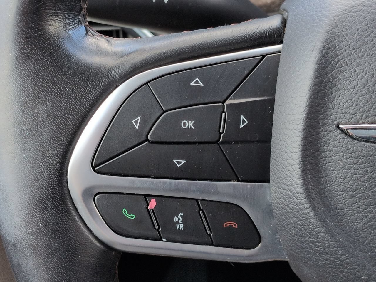 Used 2019 Chrysler Pacifica Touring-L Plus w/ Advanced Safetytec Group FWD image 26
