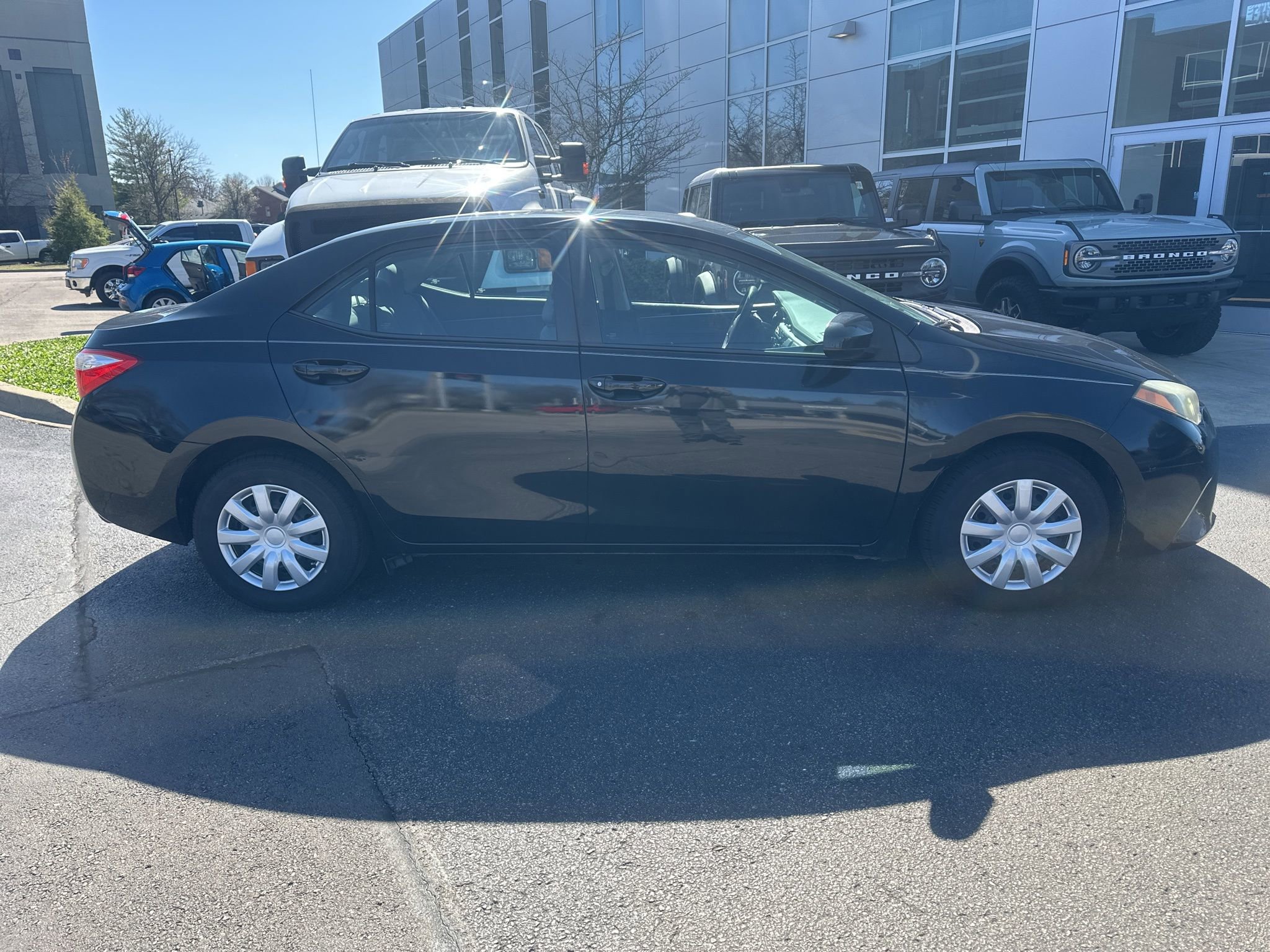Used 2015 Toyota Corolla L image 8