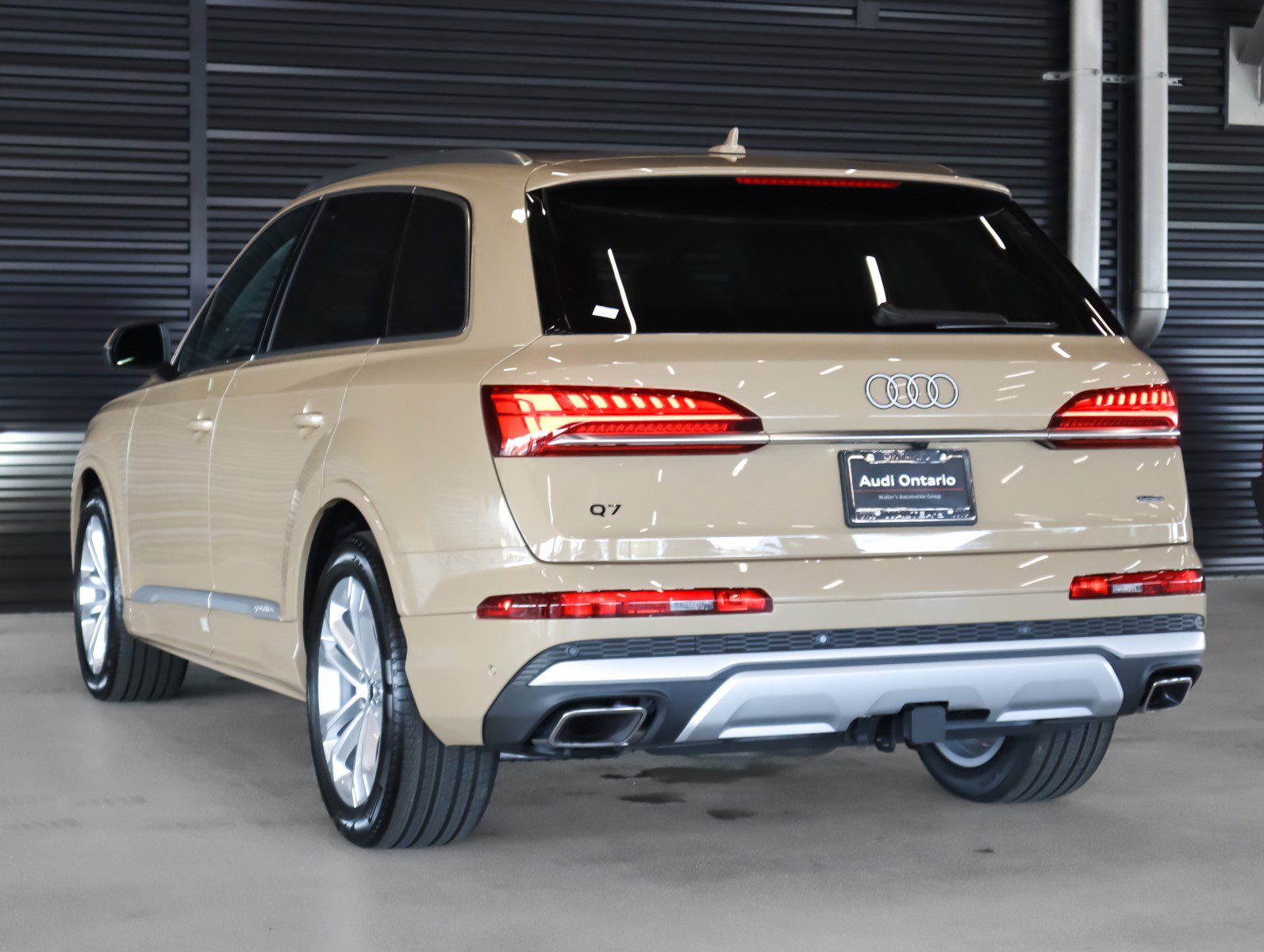 New 2025 Audi Q7 3.0T Prestige image 2