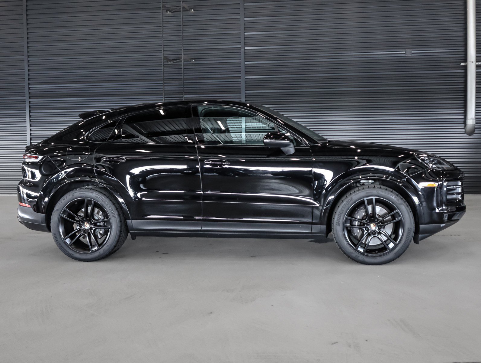 Used 2024 Porsche Cayenne Coupe AWD/4WD image 11