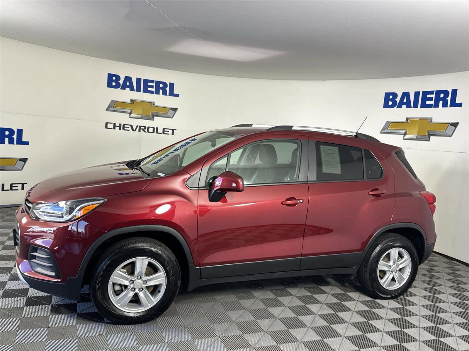 Used 2022 Chevrolet Trax LT w/ LT Convenience Package AWD/4WD image 2