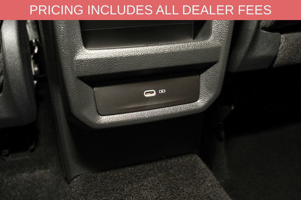 Used 2025 Volkswagen Taos SE AWD/4WD image 7