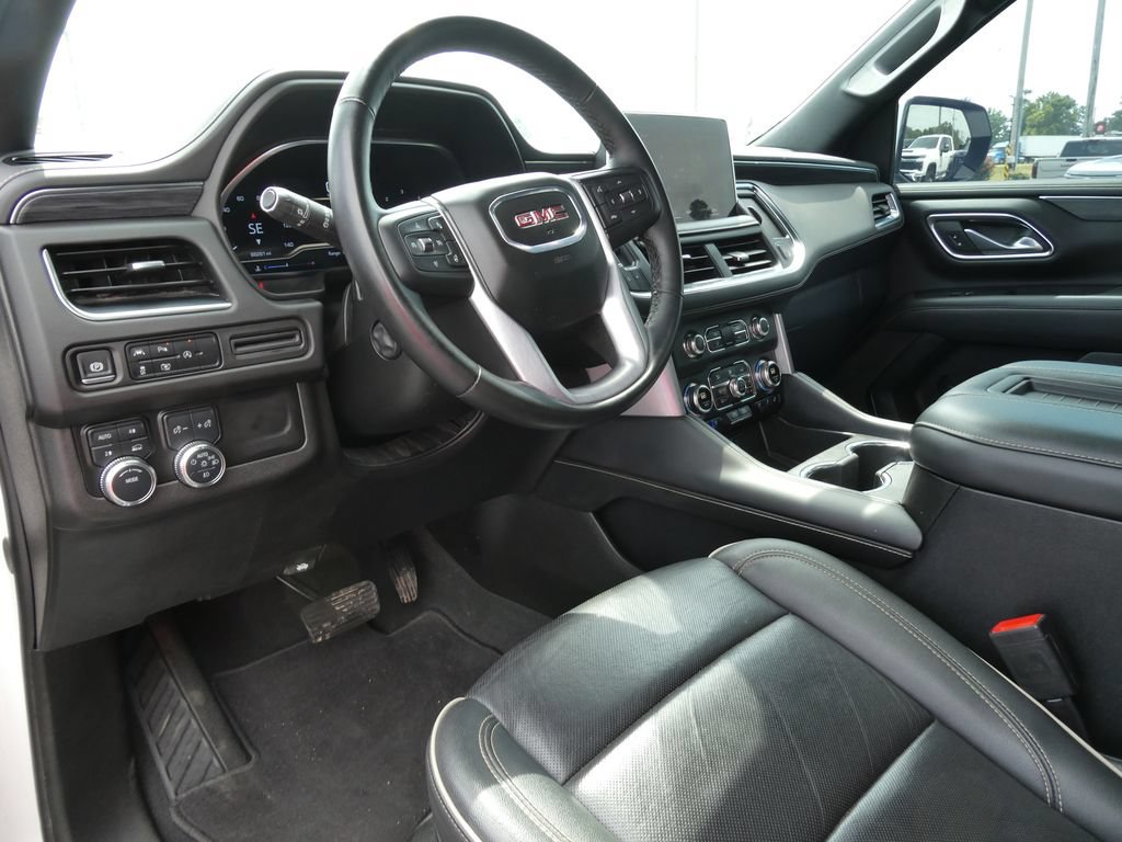 Certified 2024 GMC Yukon SLT w/ SLT Luxury Package AWD/4WD image 25