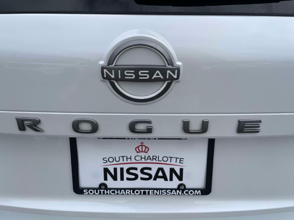 Used 2024 Nissan Rogue SV FWD image 13