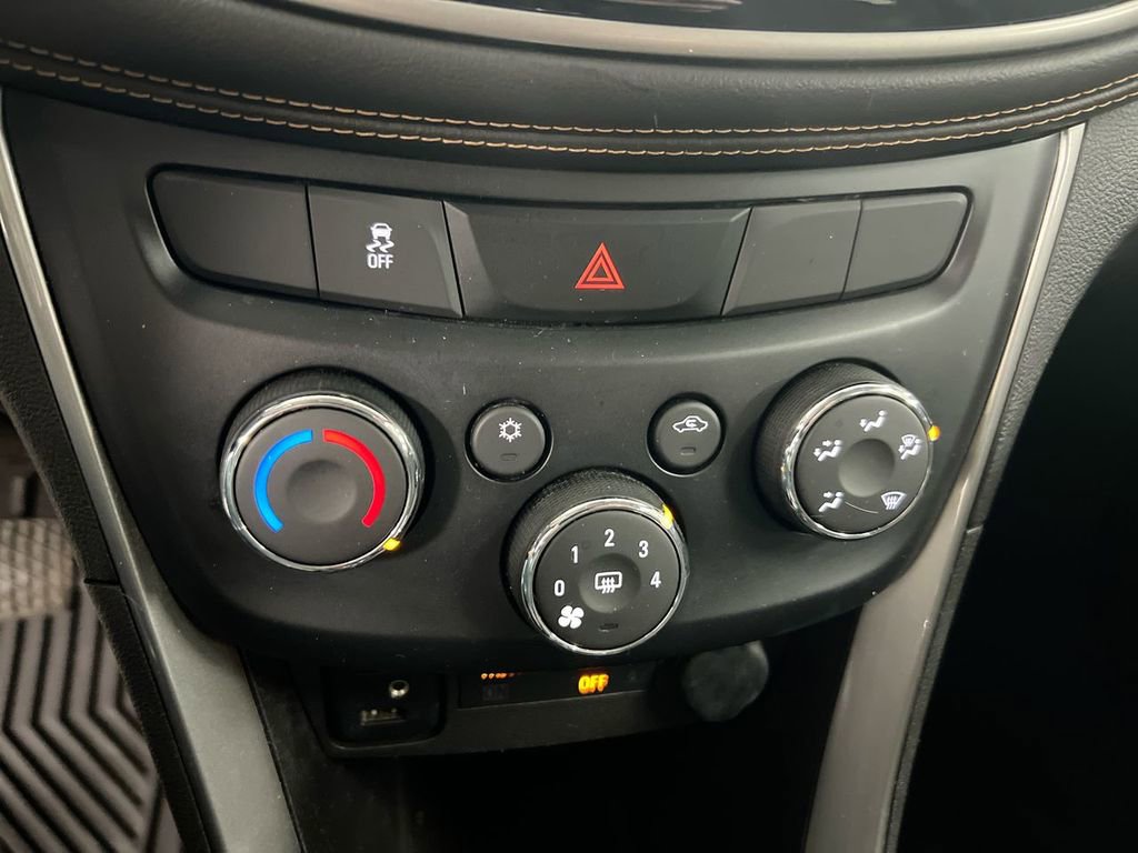 Used 2017 Chevrolet Trax LT w/ Driver Confidence Package image 16