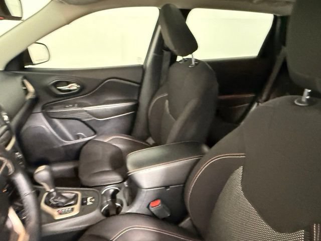 Used 2016 Jeep Cherokee 75th Anniversary AWD/4WD image 30