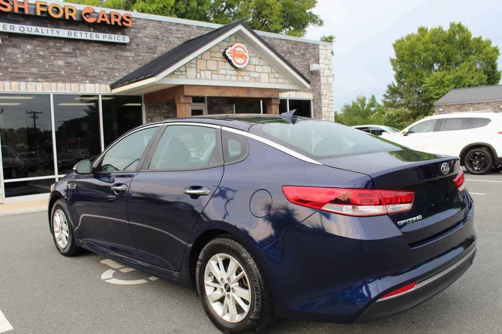 Used 2017 Kia Optima LX FWD image 9
