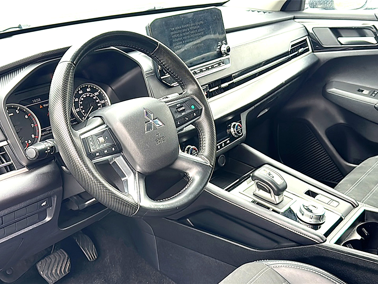 Used 2024 Mitsubishi Outlander SE FWD image 12