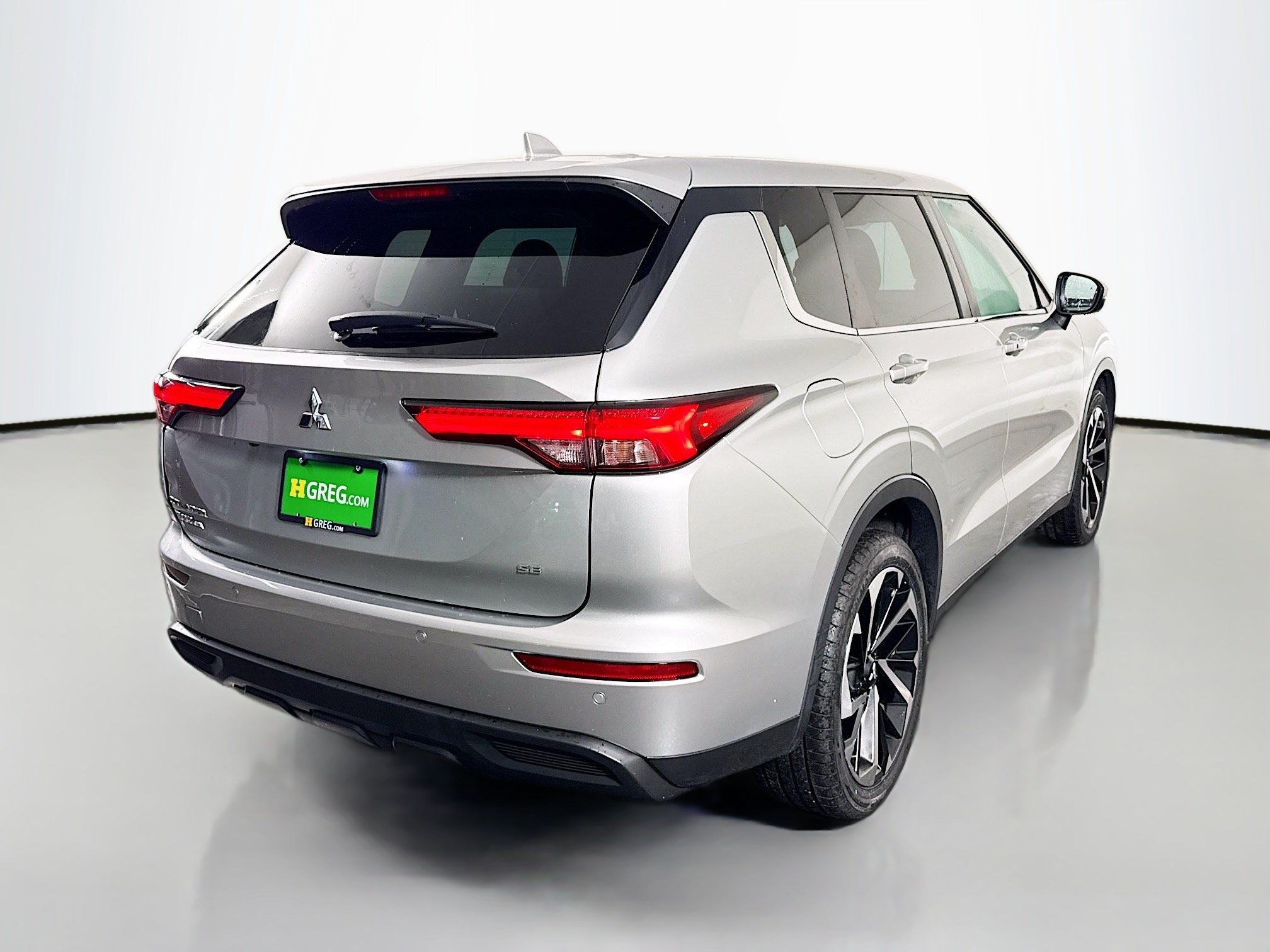 Used 2023 Mitsubishi Outlander SE FWD image 10