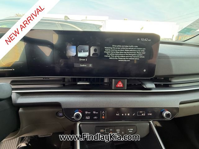 Certified 2025 Kia Carnival EX image 9