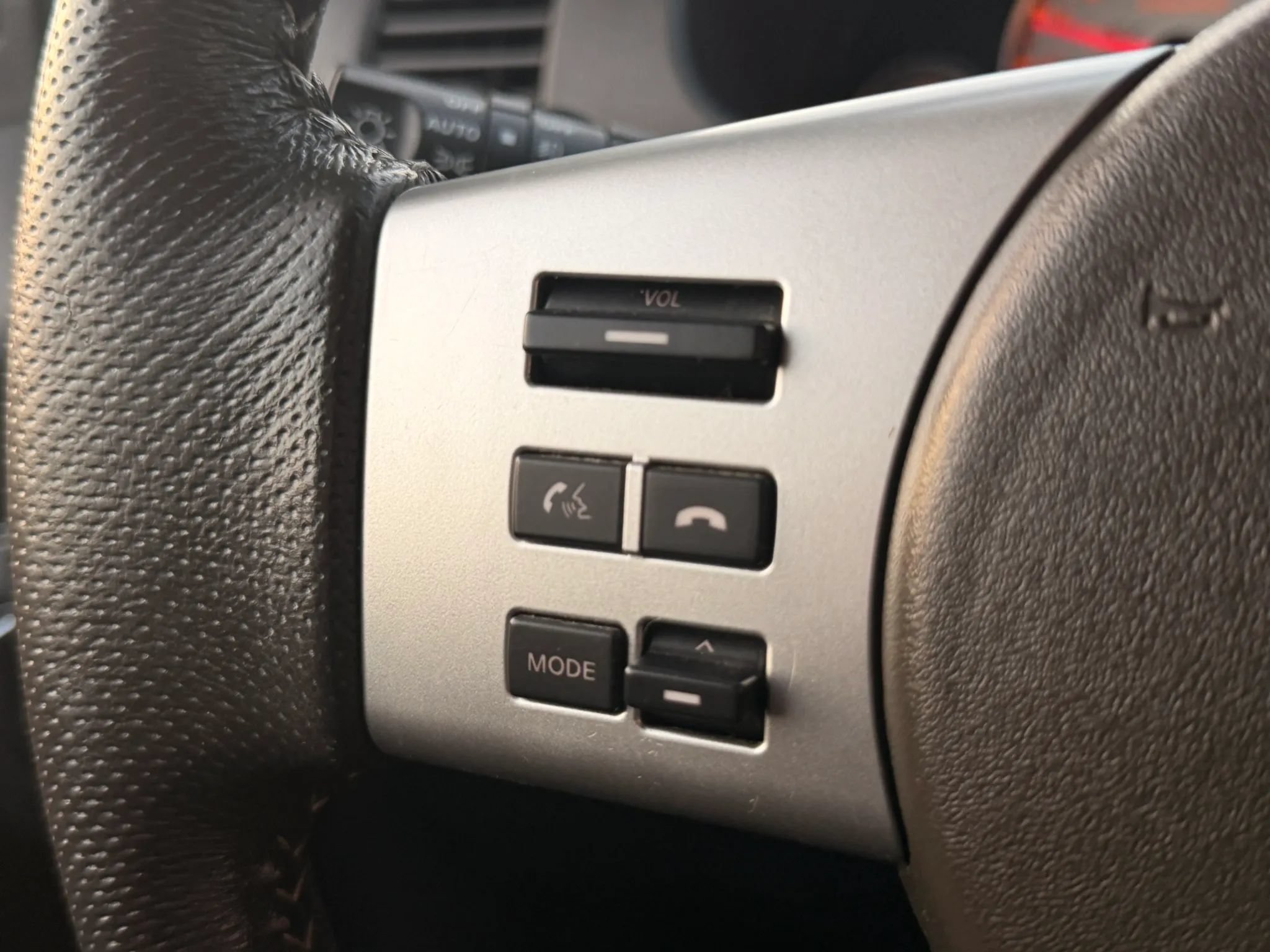 Used 2013 Nissan Xterra PRO-4X w/ Pro-4x Leather Pkg AWD/4WD image 34