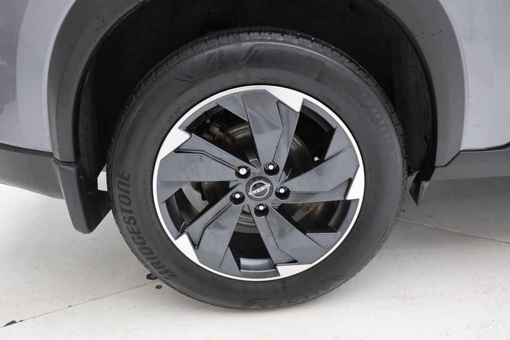Used 2024 Nissan Rogue SV w/ SV Premium Package AWD/4WD image 10
