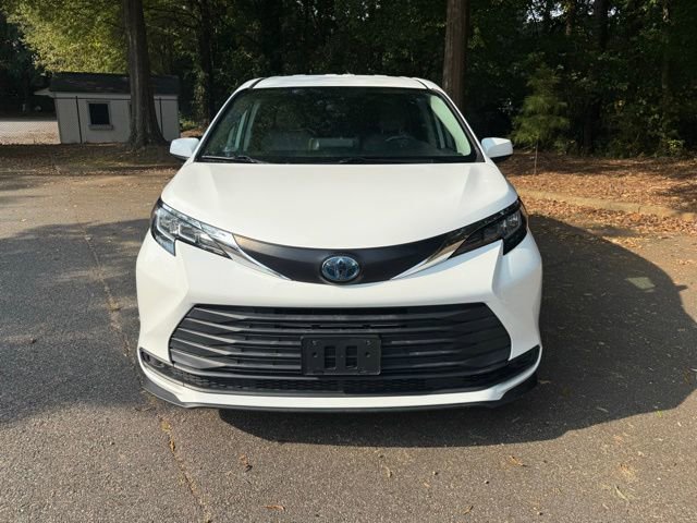 Used 2021 Toyota Sienna LE image 16