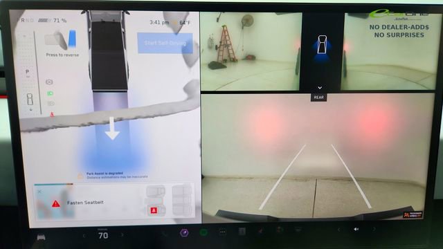 Used 2024 Tesla Cybertruck AWD Crew Cab image 41