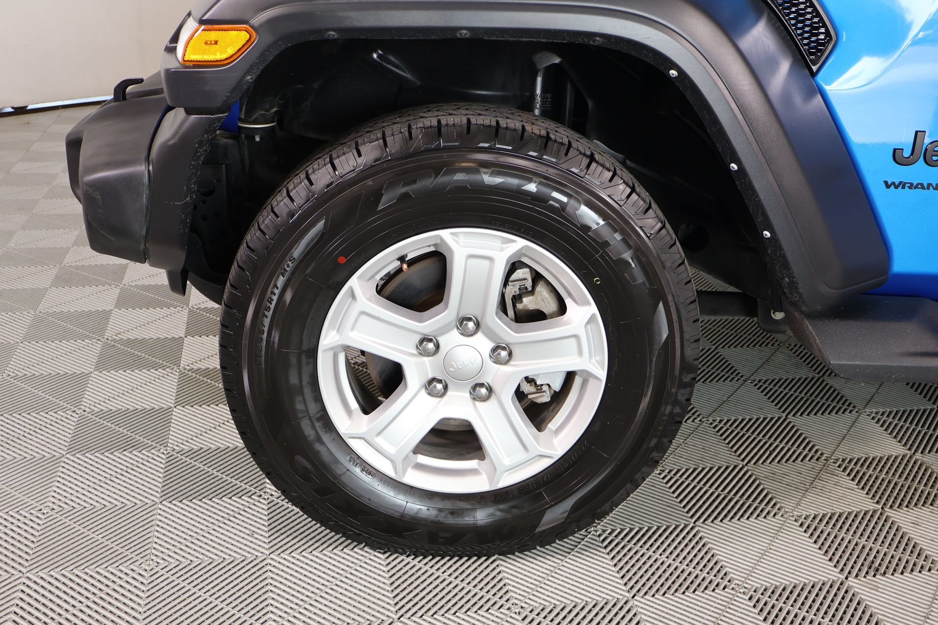 Used 2023 Jeep Wrangler Unlimited Sport AWD/4WD image 17