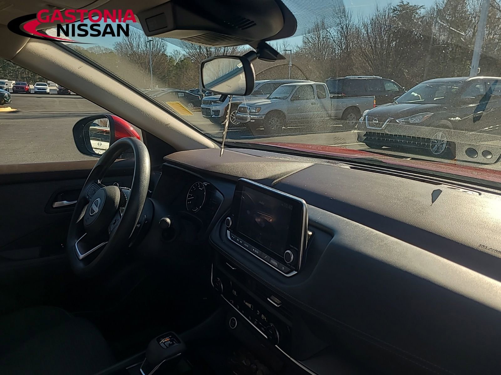 Used 2023 Nissan Rogue SV image 17