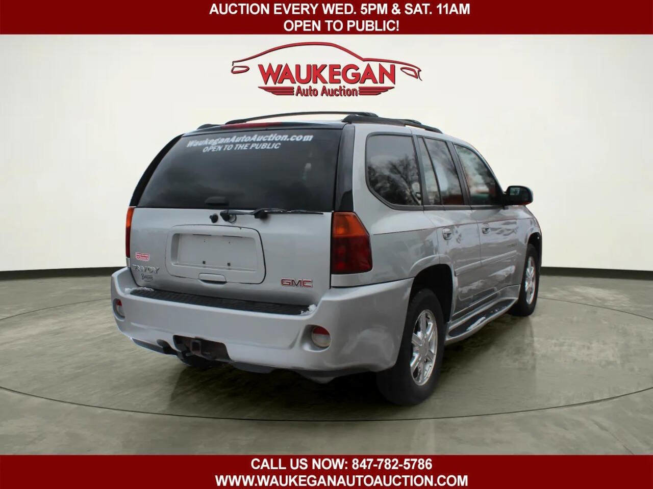 Used 2005 GMC Envoy Denali image 3