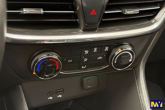 Used 2024 Buick Encore GX Preferred FWD image 24