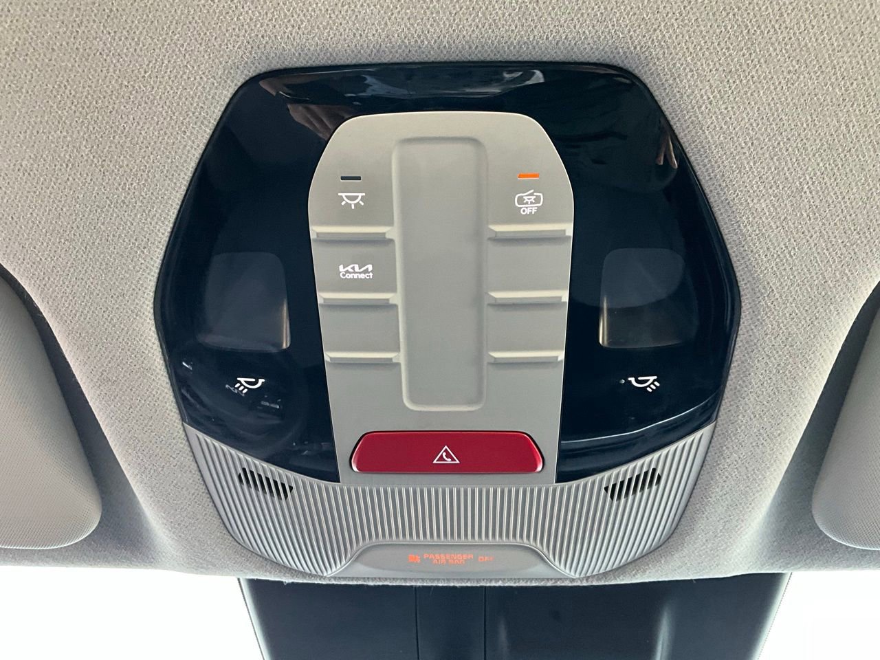 Used 2025 Kia K4 LXS image 15