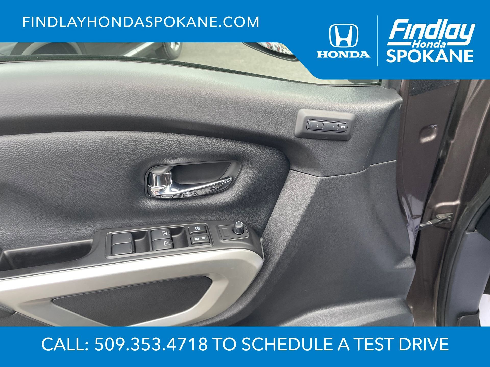 Used 2018 Nissan Titan SL w/ Chrome Package image 7