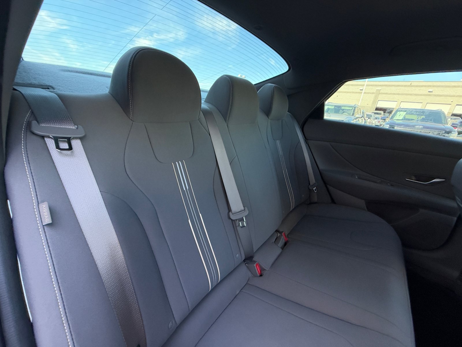 Certified 2025 Hyundai Elantra SEL FWD image 17