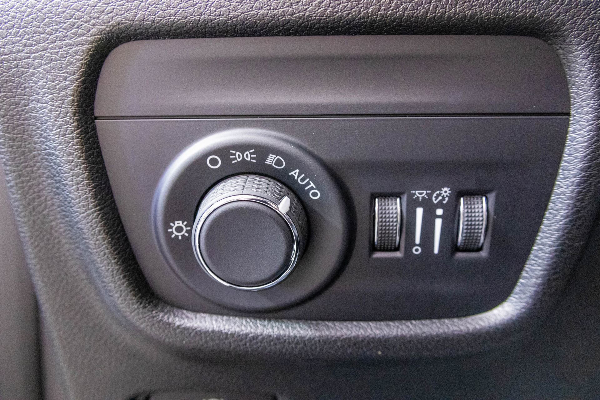 New 2025 Jeep Grand Cherokee Altitude image 20