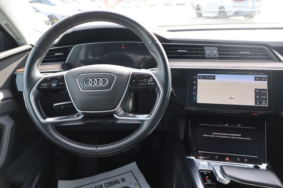 Used 2020 Audi e-tron Premium Plus image 11