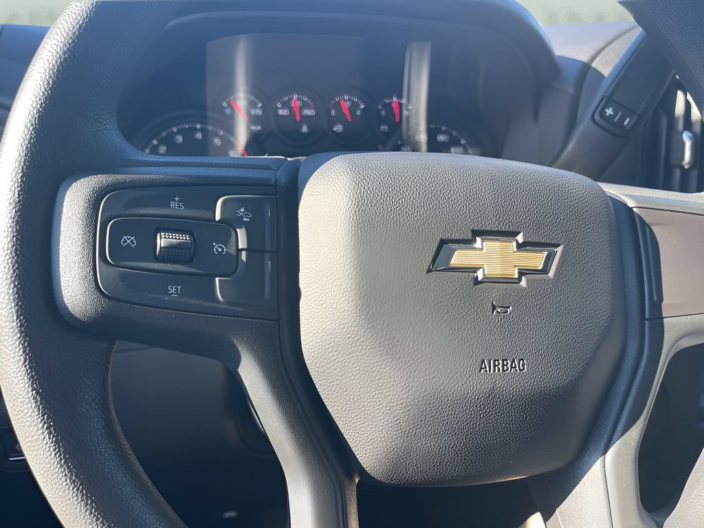 Used 2025 Chevrolet Silverado 1500 Custom w/ Turbomax Blackout Package AWD/4WD image 16