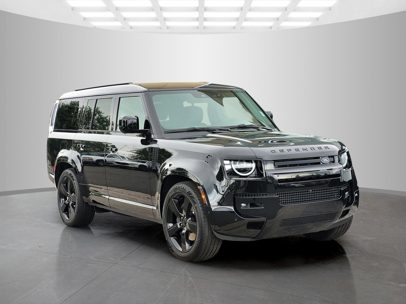New 2026 Land Rover Defender 130 X-Dynamic SE AWD/4WD image 1