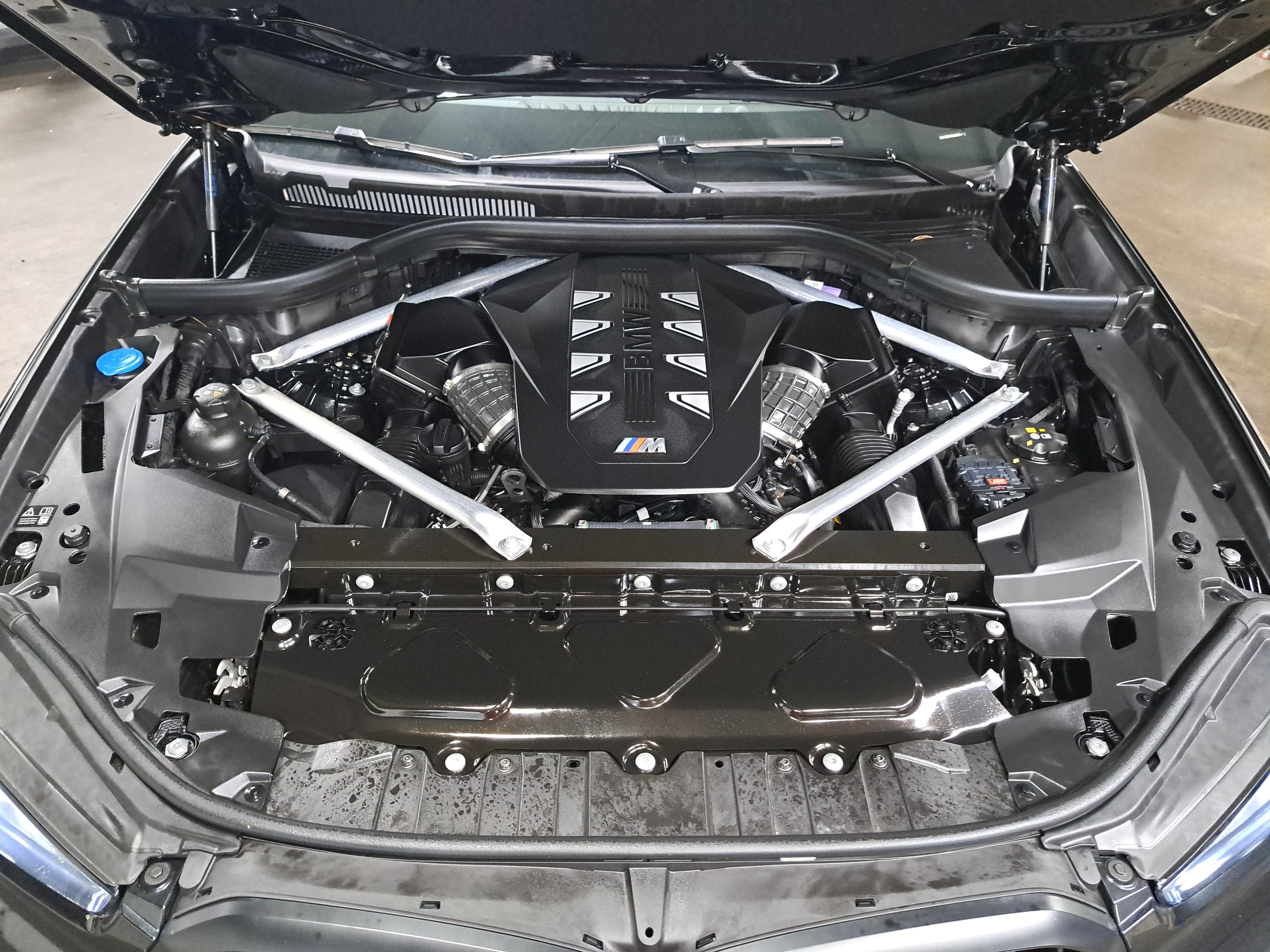 Certified 2026 BMW X6 M60i AWD/4WD image 32