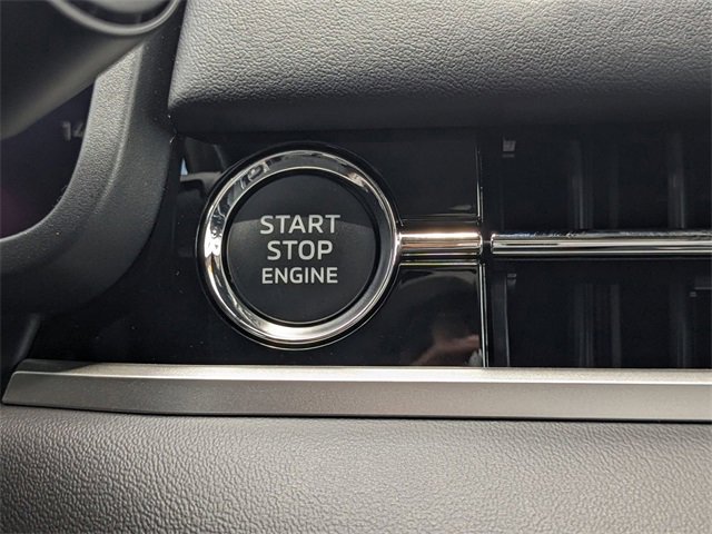 New 2025 Mitsubishi Outlander SE image 27