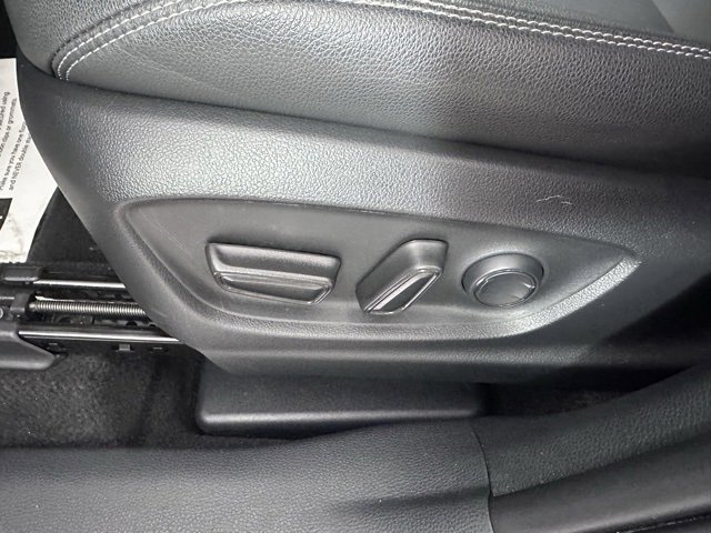 Used 2022 Toyota Corolla Cross XLE w/ Convenience Package image 20