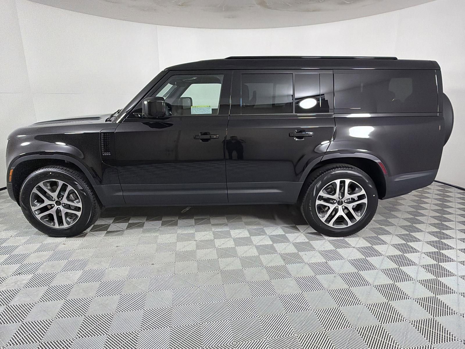 New 2026 Land Rover Defender 130 S AWD/4WD image 2