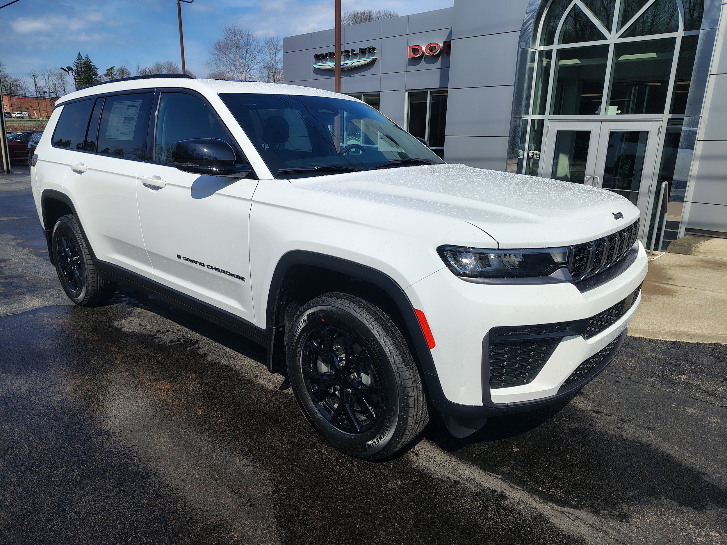 New 2026 Jeep Grand Cherokee L 4WD image 2