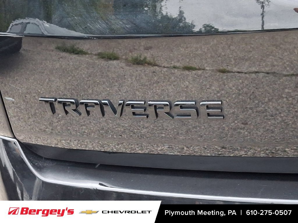 Used 2023 Chevrolet Traverse Premier FWD image 36