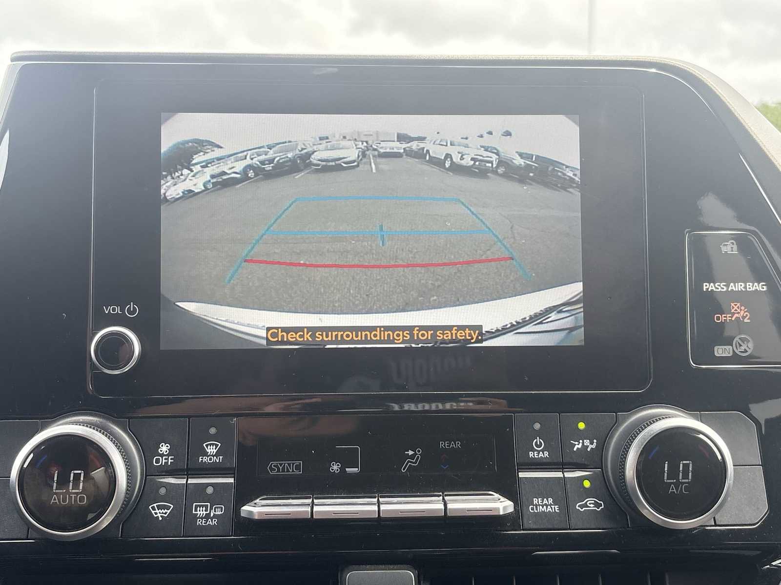 Used 2023 Toyota Highlander L image 22