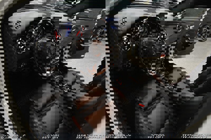 Used 2018 Mercedes-Benz GLA 250 4MATIC w/ Premium Package image 13