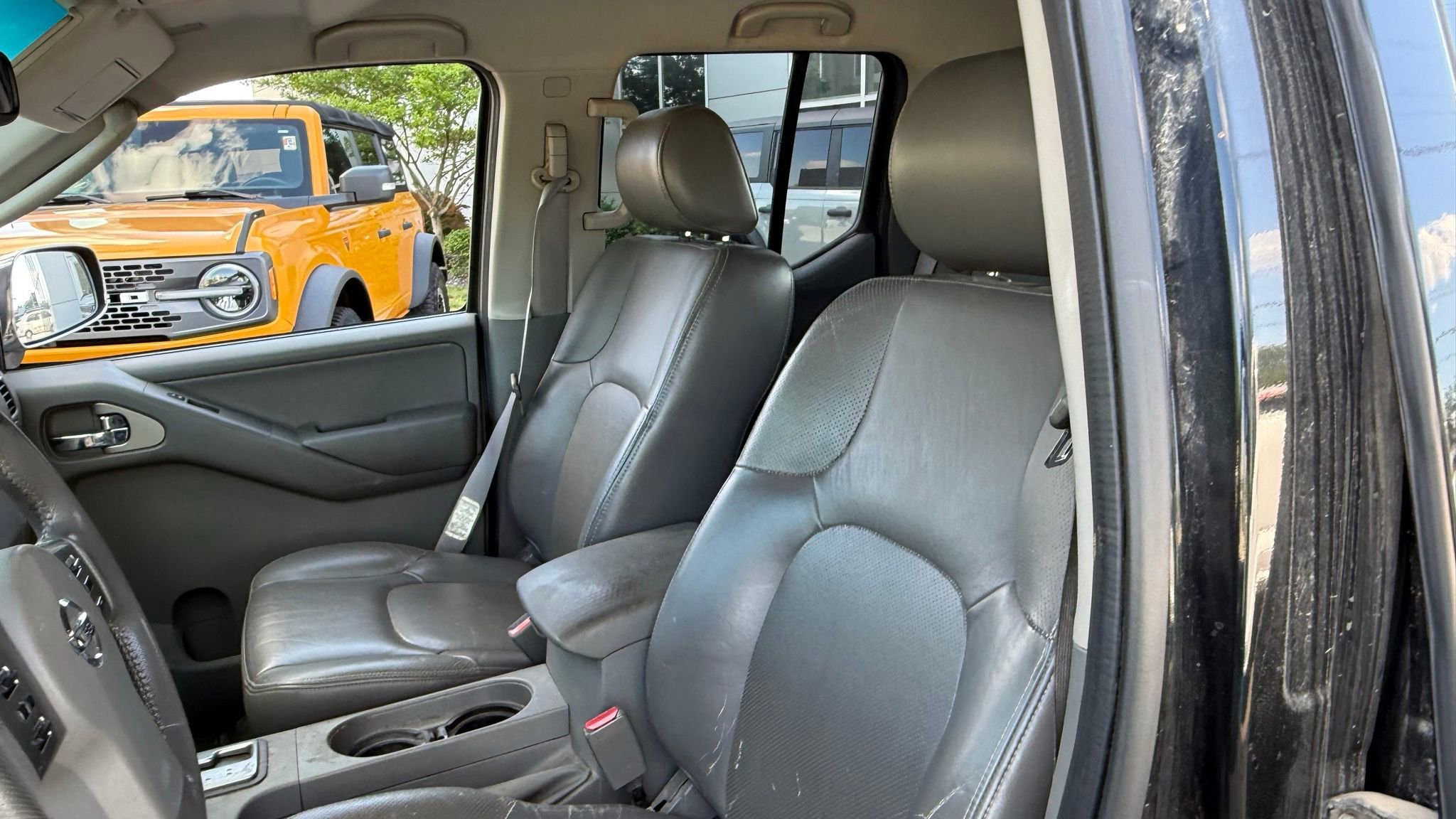 Used 2009 Nissan Frontier LE w/ LE Value Truck Pkg AWD/4WD image 15