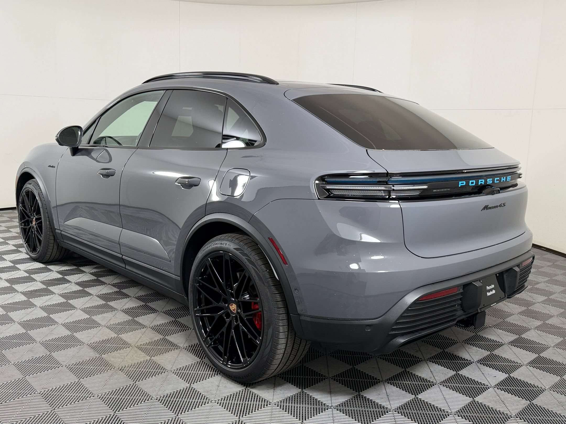 Used 2026 Porsche Macan 4S Electric AWD/4WD image 3