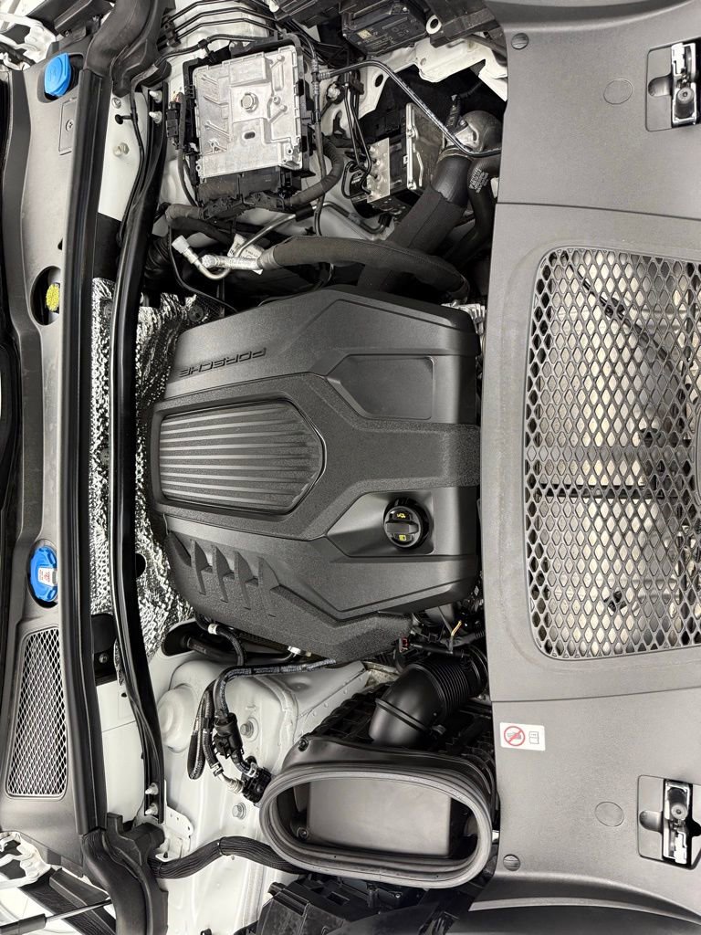 Used 2025 Porsche Macan image 45