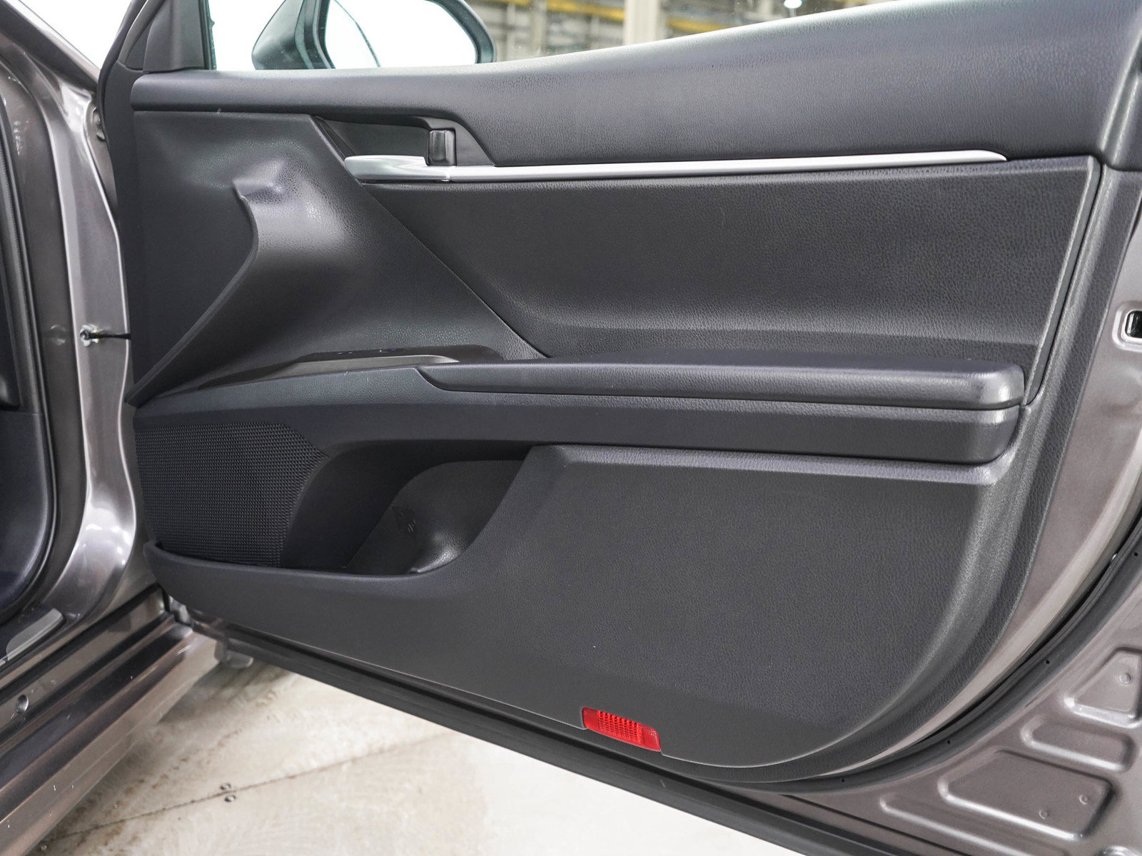 Used 2023 Toyota Camry SE FWD image 11