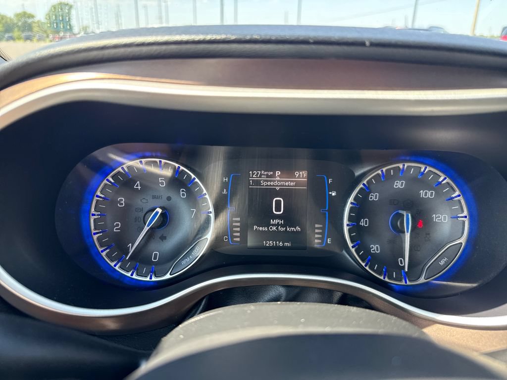 Used 2017 Chrysler Pacifica Touring FWD image 15