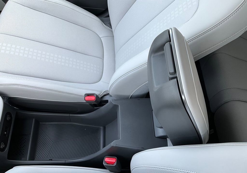 Used 2024 Hyundai Ioniq 5 Limited image 40